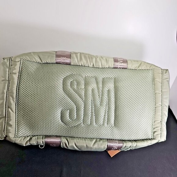 Steve Madden DT623615 ML Olive Quilted Puffer Weekender Bag - NWT - Picture 10 of 13